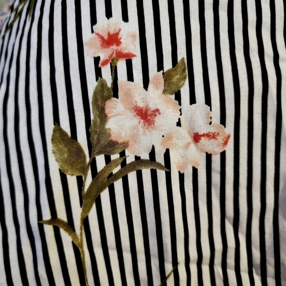 Paper Crane Tie Front Striped Floral Spaghetti Cold Shoulder Top Women's Large L - Picture 5 of 7